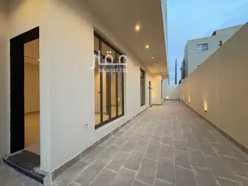 فيلا للبيع في شارع عبداللطيف بن المبارك, حي المهدية, مدينة الرياض, منطقة الرياض صورة 5