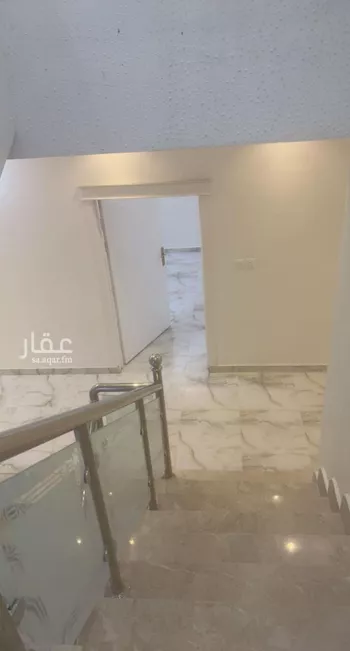 فيلا للبيع في شارع عمر العبداللطيف , حي الرمال, مدينة الرياض, منطقة الرياض صورة 2