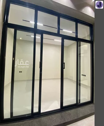 فيلا للبيع في شارع طريق الملك فهد, حي الحي الشرقي, مدينة مدينة الملك خالد العسكرية, المنطقة الشرقية صورة 3