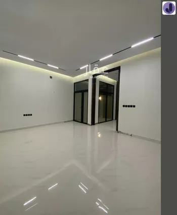 فيلا للبيع في شارع طريق الملك فهد, حي الحي الشرقي, مدينة مدينة الملك خالد العسكرية, المنطقة الشرقية صورة 2