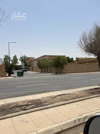 فيلا للبيع في شارع الامير سعد بن عبدالعزيز, حي النموذجية, مدينة الرياض, منطقة الرياض صورة 2