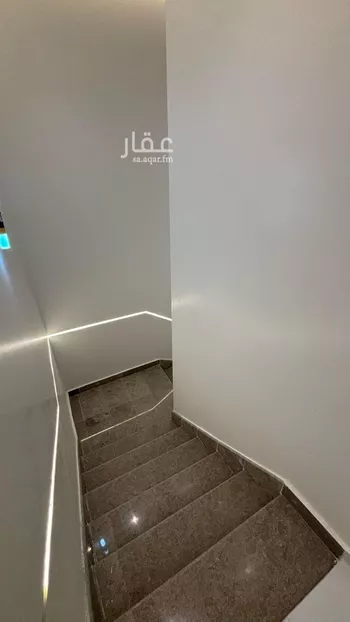 فيلا للبيع في شارع ابراهيم بن اسماعيل الانصاري, حي الدفاع, مدينة المدينه المنوره, منطقة المدينة المنورة صورة 4
