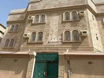 فيلا للإيجار في شارع عبد الله باشا باناجه, حي الصالحية, مدينة جدة, منطقة مكة المكرمة