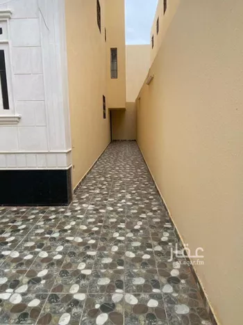 فيلا للبيع في شارع عبدالله بن ثعلبة, حي الرمال, مدينة الرياض, منطقة الرياض صورة 2