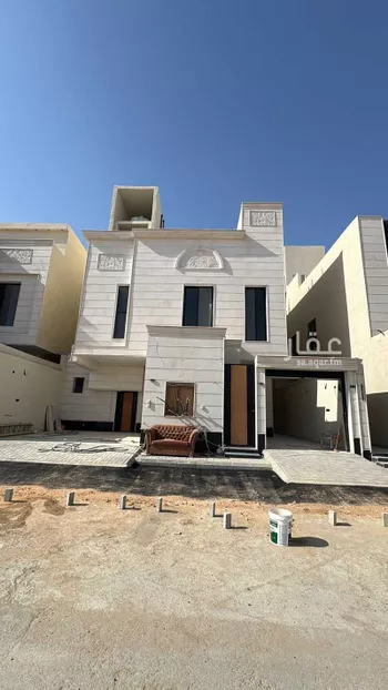 دور للبيع في شارع عبدالله السديس, حي بدر, الرياض