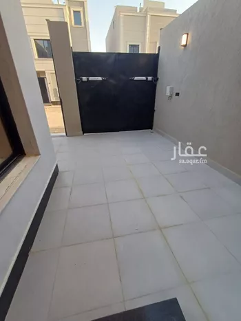 دور للبيع في شارع صالح محمد جمال, حي الرمال, مدينة الرياض, منطقة الرياض صورة 4