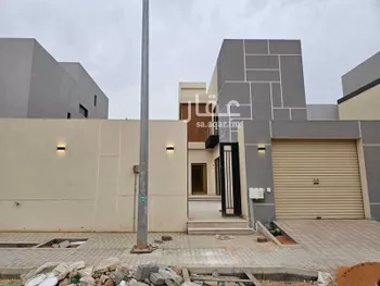 فيلا للبيع في شارع عبدالله بن أبي القاسم, حي البيان, الرياض