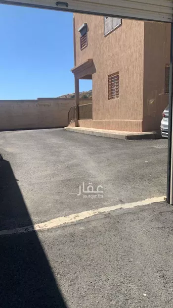 فيلا للبيع في شارع الملاجي , حي المنتزة, مدينة ابها, منطقة عسير صورة 2