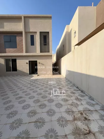 فيلا للبيع في شارع معاذ بن عفراء, حي الاحتفالات, مدينة الرس, منطقة القصيم صورة 2