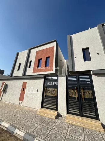 فيلا للبيع في شارع يزيد بن عبد المدان, حي المدينة الصناعية, مدينة المدينه المنوره, منطقة المدينة المنورة صورة 2
