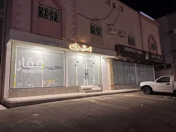 محل للبيع في شارع ام ثابت بنت جابر ، حي الدفاع ، المدينة المنورة ، منطقة المدينة المنورة