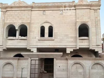 فيلا للبيع في شارع ابو اسحاق الهجرى, حي بئر عثمان, مدينة المدينه المنوره, منطقة المدينة المنورة صورة 2