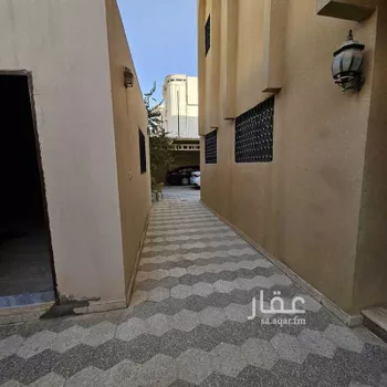 فيلا للبيع في شارع أسيد بن عبدالله, حي ظهرة البديعة, مدينة الرياض, منطقة الرياض