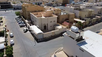 فيلا للبيع في شارع الاجدع البلوي, حي الروضة, مدينة بريده, منطقة القصيم