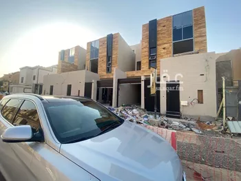 فيلا للبيع في شارع نويعمه, حي اليرموك, مدينة الرياض, منطقة الرياض صورة 3