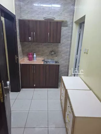 عمارة للإيجار في شارع السلطان قابوس بن سعيد, حي المعيزيلة, مدينة الرياض, منطقة الرياض