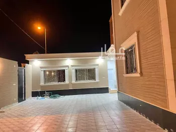 دور للإيجار في شارع شريح القاضي ، حي الملك عبدالله ، المجمعة ، المجمعة