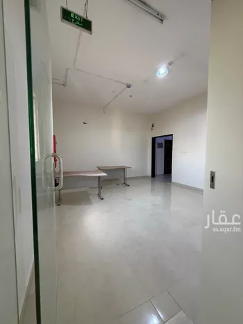 مكتب تجاري للإيجار في شارع السيل الكبير, حي المهدية, مدينة الرياض, منطقة الرياض صورة 3