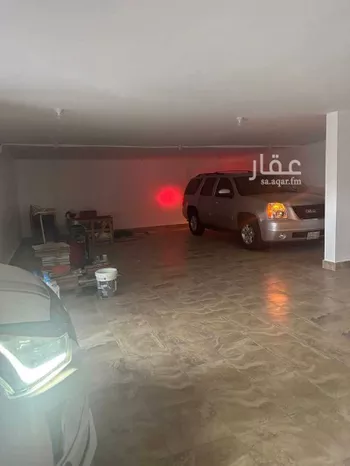 مستودع للإيجار في شارع 1704235, حي المطار, مدينة ابها, منطقة عسير صورة 3