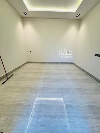 دور للبيع في شارع عمر بن عبداللطيف, حي الرمال, مدينة الرياض, منطقة الرياض صورة 3