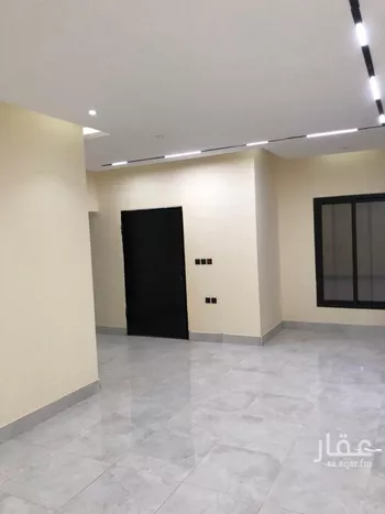 دور للبيع في شارع بركات الأنماطي, حي عكاظ, مدينة الرياض, منطقة الرياض صورة 3