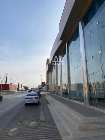محل للإيجار في شارع الملك عبدالله ابن عبدالعزيز سعود الفرعي, حي الحمراء, مدينة الرياض, منطقة الرياض صورة 3