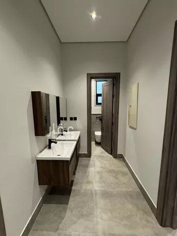 دور للبيع في شارع عبدالحي كمال, حي العارض, مدينة الرياض, منطقة الرياض صورة 4