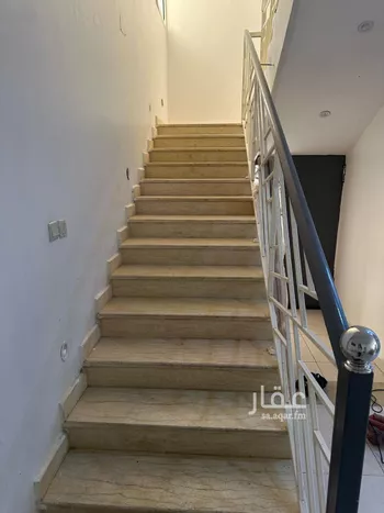فيلا للبيع في شارع تميم الدارى, حي شبرا, مدينة الرياض, منطقة الرياض صورة 3