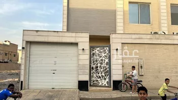 فيلا للبيع في شارع تميم الدارى, حي شبرا, مدينة الرياض, منطقة الرياض