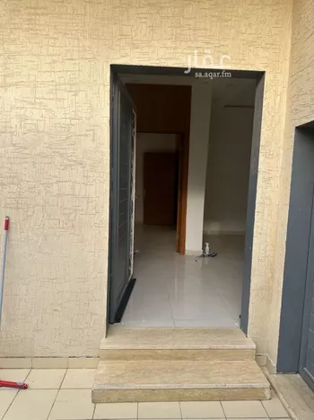 فيلا للبيع في شارع تميم الدارى, حي شبرا, مدينة الرياض, منطقة الرياض صورة 4