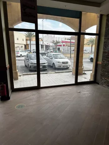 محل للإيجار في شارع وادي الليسن, حي الشرفية, مدينة الرياض, منطقة الرياض صورة 2