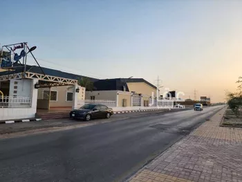استراحة للبيع في شارع نجم الدين الايوبي الفرعي, حي العوالي, مدينة الرياض, منطقة الرياض