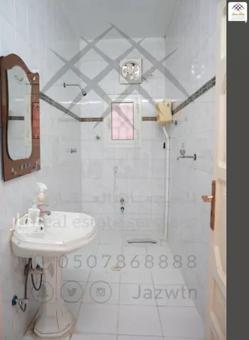 عمارة للبيع في شارع أبو رهم الغفاري, حي الروضة, مدينة جازان, منطقة جازان صورة 2