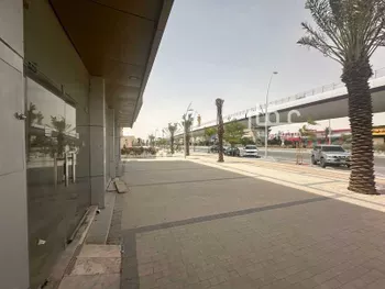 محل للإيجار في شارع حسن ابن حسين ابن علي, حي الحمراء, مدينة الرياض, منطقة الرياض صورة 3