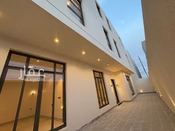 فيلا للبيع في شارع أبي العباس الصقلي, حي المهدية, مدينة الرياض, منطقة الرياض صورة 5