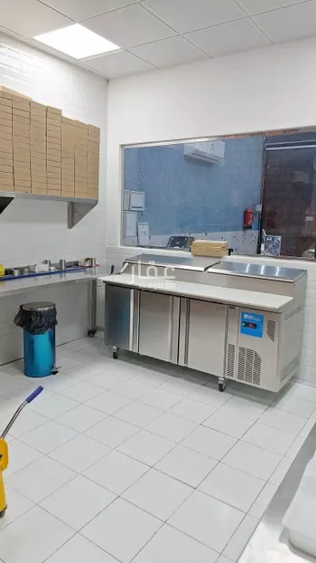 محل للبيع في شارع الغماس ، حي الخليج ، الرياض ، منطقة الرياض صورة 2