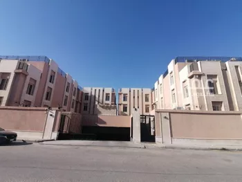 عمارة للإيجار في حي قرطبة, مدينة الخبر, المنطقة الشرقية صورة 2