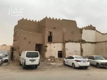 بيت للبيع في شارع العرفي, حي الشميسي, الرياض