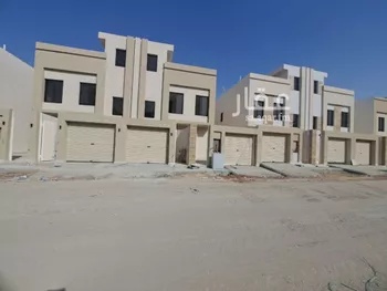 دور للبيع في شارع الحويمة, حي عكاظ, مدينة الرياض, منطقة الرياض صورة 2