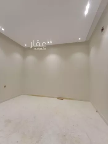 دور للبيع في شارع محمد بن صاف, حي عكاظ, مدينة الرياض, منطقة الرياض صورة 2