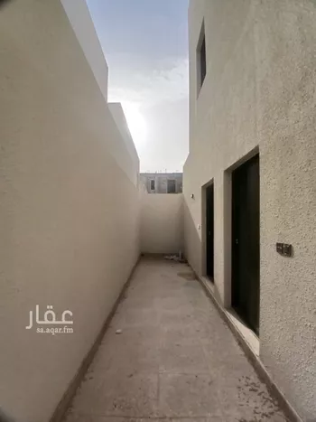دور للبيع في شارع الفلاح, حي عكاظ, مدينة الرياض, منطقة الرياض صورة 2