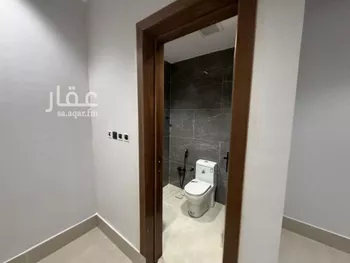 فيلا للبيع في شارع إسماعيل القيسي, حي عكاظ, مدينة الرياض, منطقة الرياض صورة 3