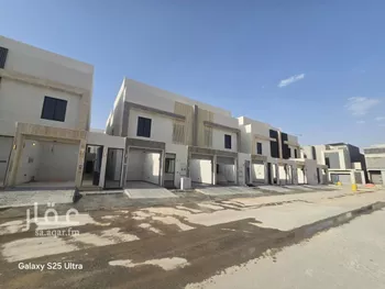 فيلا للبيع في شارع أحمد بن محمد العيالي, حي عكاظ, مدينة الرياض, منطقة الرياض صورة 2