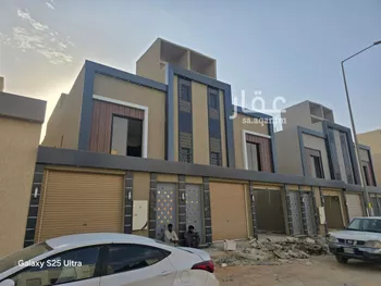 دور للبيع في شارع حامد القاري, حي عكاظ, مدينة الرياض, منطقة الرياض صورة 2