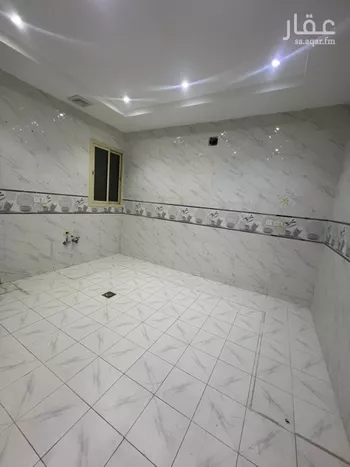 دور للبيع في شارع نهاوند, حي العزيزية, مدينة الرياض, منطقة الرياض صورة 2