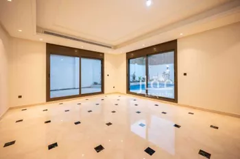 فيلا للبيع في شارع عمر بكر الصباغ, حي الخالدية, مدينة جدة, منطقة مكة المكرمة صورة 2