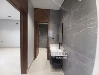 فيلا للبيع في شارع إسماعيل القيسي, حي عكاظ, مدينة الرياض, منطقة الرياض صورة 5
