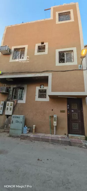عمارة للبيع في شارع أبي منصور الأزهري, حي منفوحة الجديدة, مدينة الرياض, منطقة الرياض صورة 2