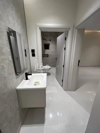 عمارة للبيع في شارع عدي ابن الربيع, حي العزيزية, مدينة المدينه المنوره, منطقة المدينة المنورة صورة 4