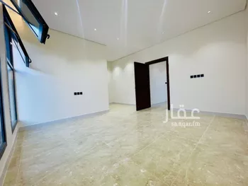 فيلا للبيع في شارع أحمد بن محمد الشعبي, حي المهدية, مدينة الرياض, منطقة الرياض صورة 4